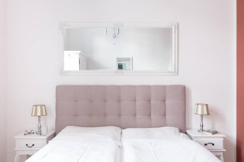 Sc 05 By Rockchair Apartments L Superhost Status L 2 Bedrooms Boxspringbeds Balcony Elevator - Cozy Family & Business Flair Welcomes You! Berlino Esterno foto