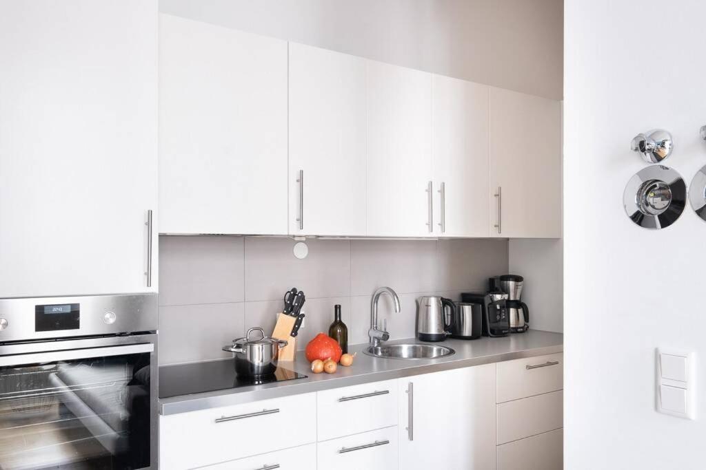 Sc 05 By Rockchair Apartments L Superhost Status L 2 Bedrooms Boxspringbeds Balcony Elevator - Cozy Family & Business Flair Welcomes You! Berlino Esterno foto