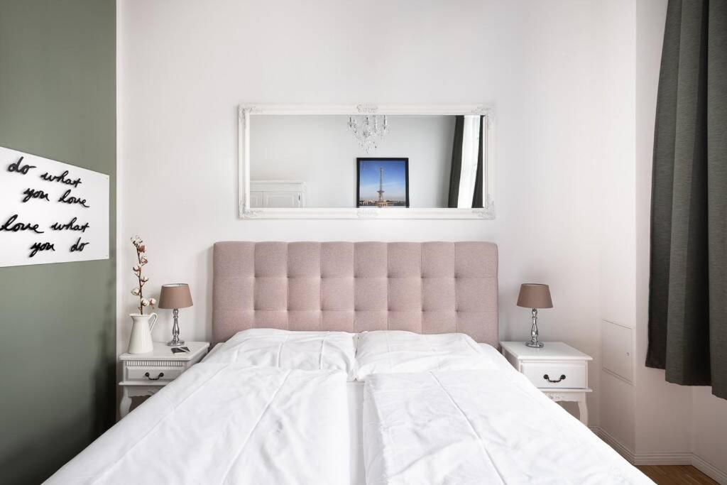 Sc 05 By Rockchair Apartments L Superhost Status L 2 Bedrooms Boxspringbeds Balcony Elevator - Cozy Family & Business Flair Welcomes You! Berlino Esterno foto