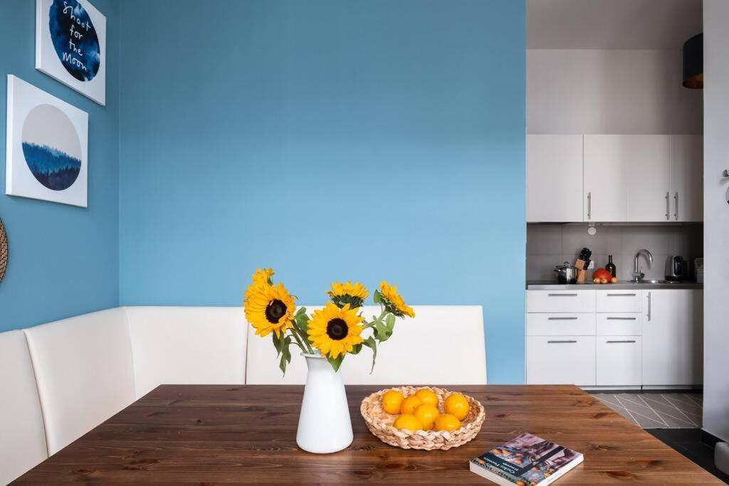 Sc 05 By Rockchair Apartments L Superhost Status L 2 Bedrooms Boxspringbeds Balcony Elevator - Cozy Family & Business Flair Welcomes You! Berlino Esterno foto